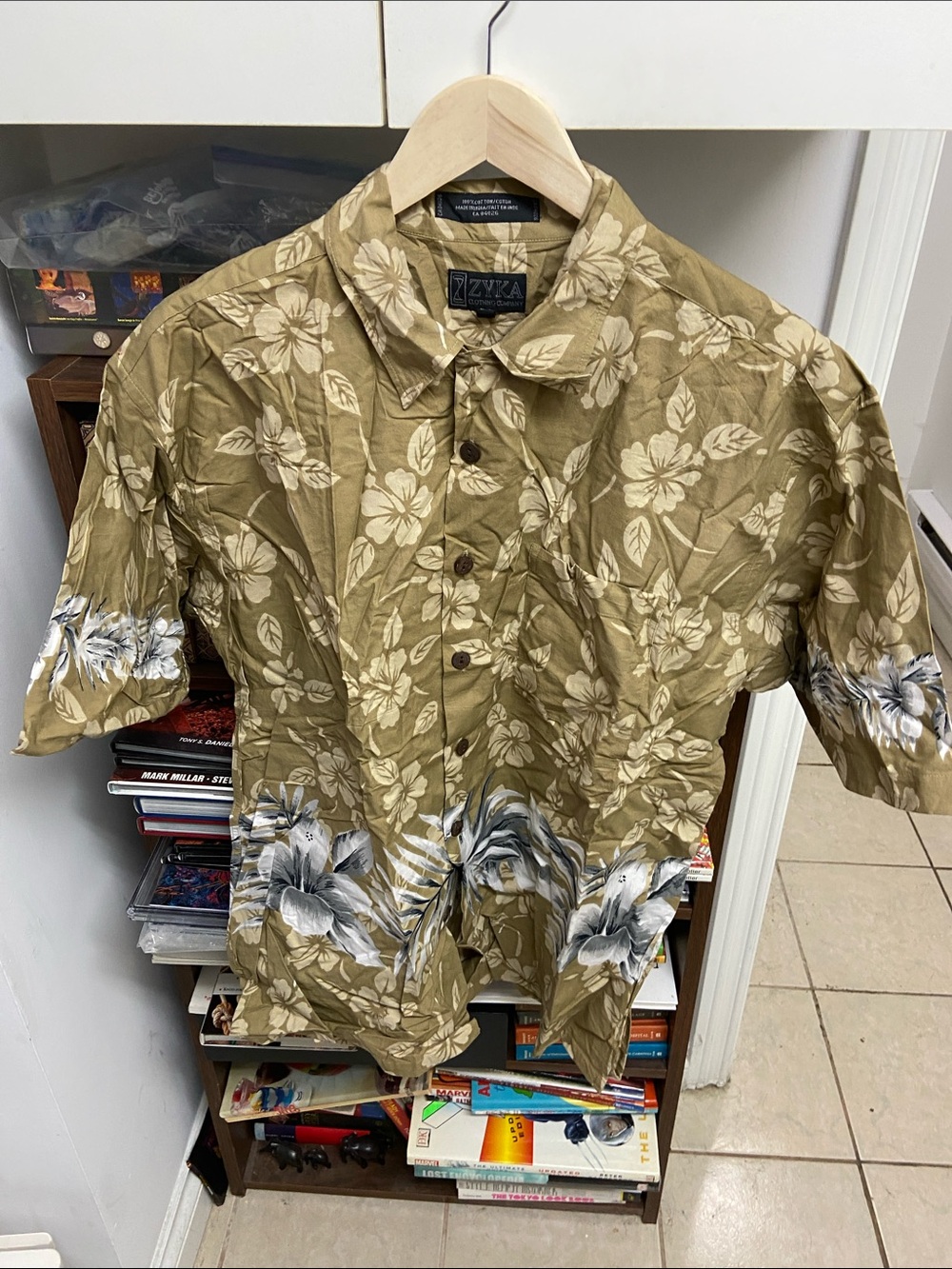 Vintage Zyka Men's Olive Floral Short-Sleeve Button-Down Shirt